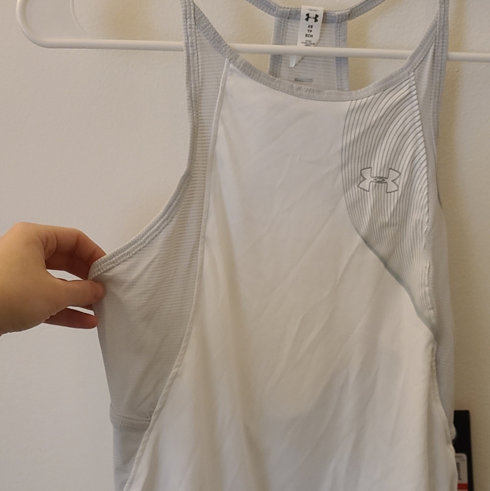 Under Armour XS Heat Gear White & Gray Tank